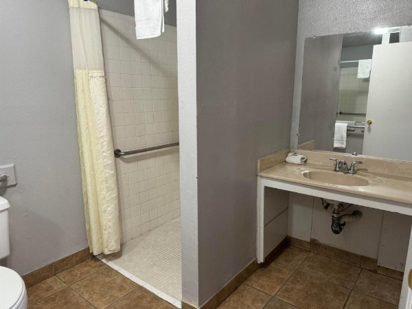 Coalinga Motel image 12