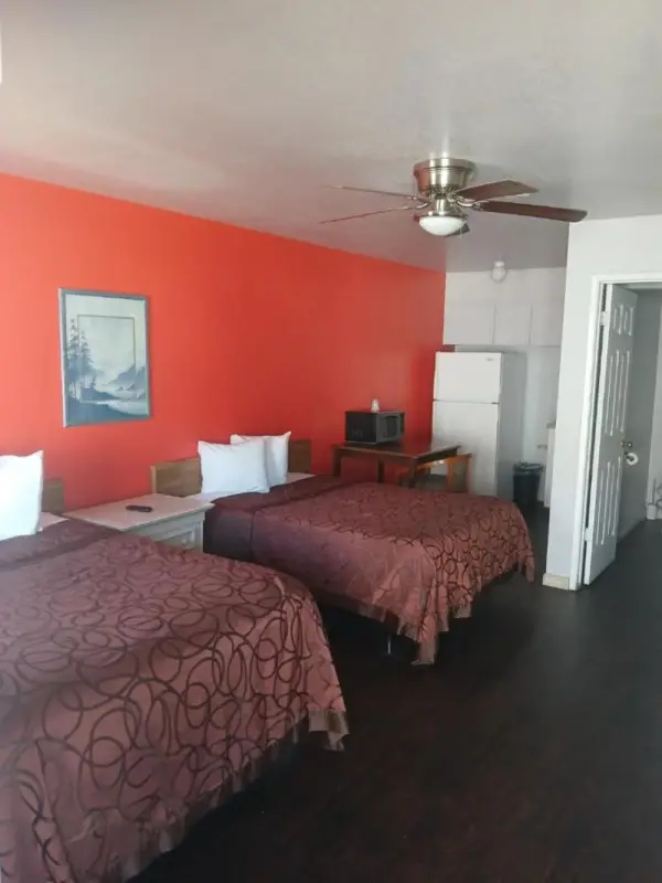 Coalinga Motel 5