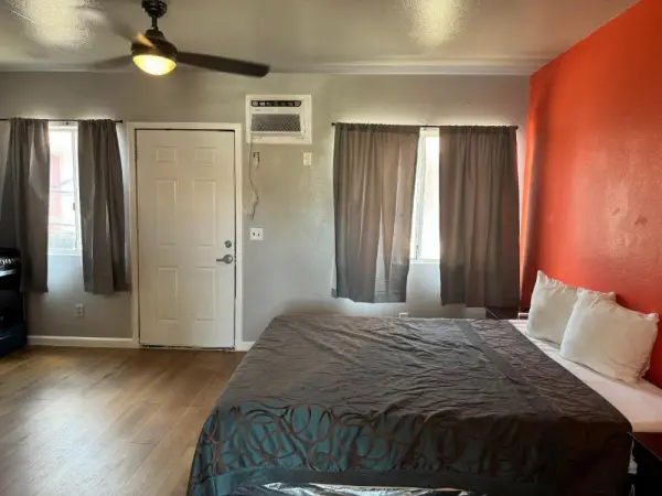Coalinga Motel 6